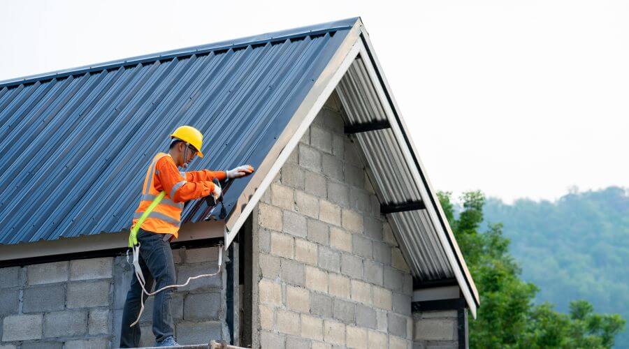 Professional metal roof installation in Sterling Heights, MI